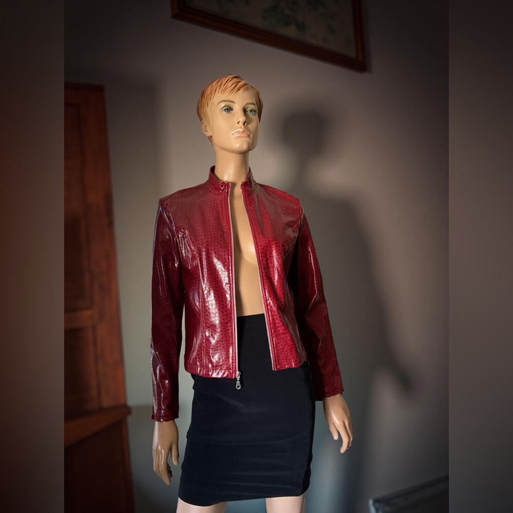 ALLEN SCHWARTZ FAUX LEATHER RED ZIP FRONT JACKET SZ S
